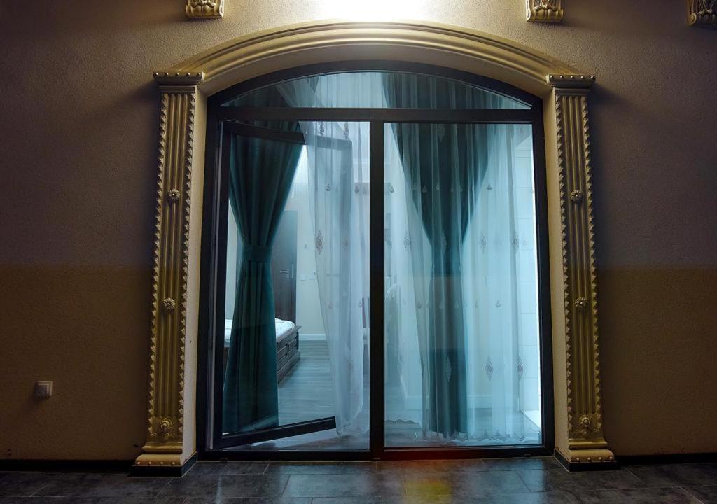 Botiz Hotel Imperium מראה חיצוני תמונה